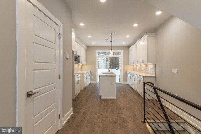 Photo - 141 W Huntingdon St Apartment