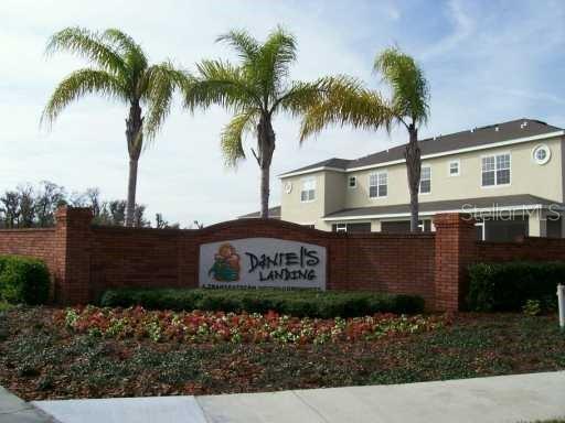 Foto del edificio - 228 Deepcove Rd