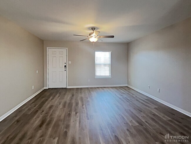Foto del edificio - 500 Yearwood Ln