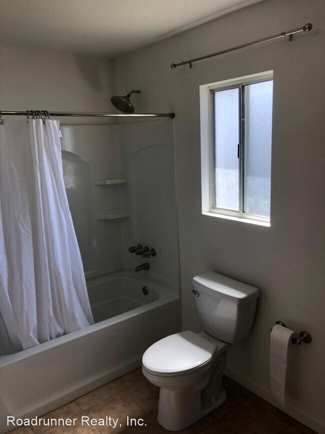 Building Photo - 2 br, 1 bath House - 85011 Amboy Rd