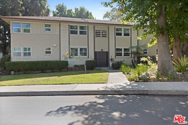 Foto del edificio - 5830 Bowcroft St