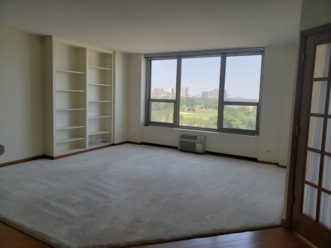 Foto del edificio - 1550 N Lake Shore Dr