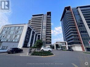 Building Photo - 9608-9608 Yonge St