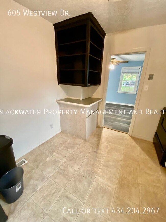 Building Photo - 3 Bedroom Home in Fort Hill