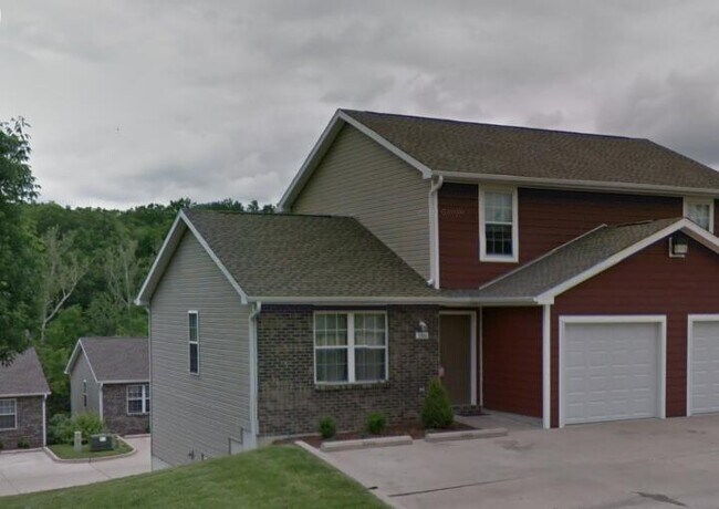 Foto del edificio - 3300 E St Charles Rd