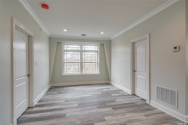 Building Photo - 110 NY-110