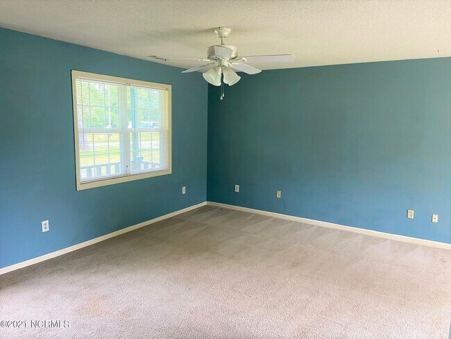 Foto del edificio - 1211 Blue Creek Rd