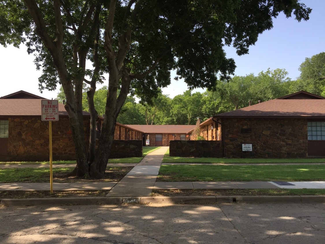 Primary Photo - 13th Street Apartments