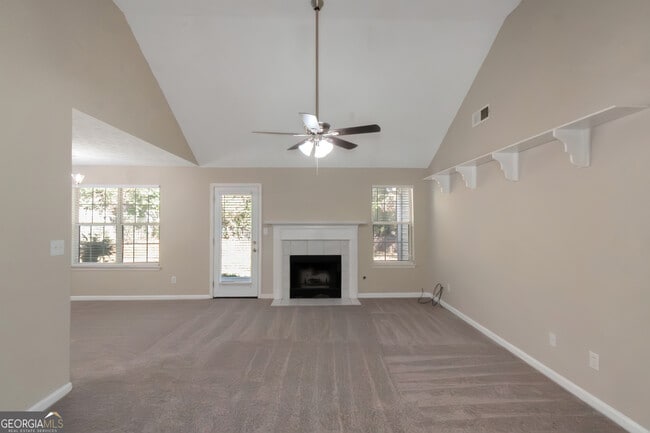 Building Photo - 123 Willow Springs Ln