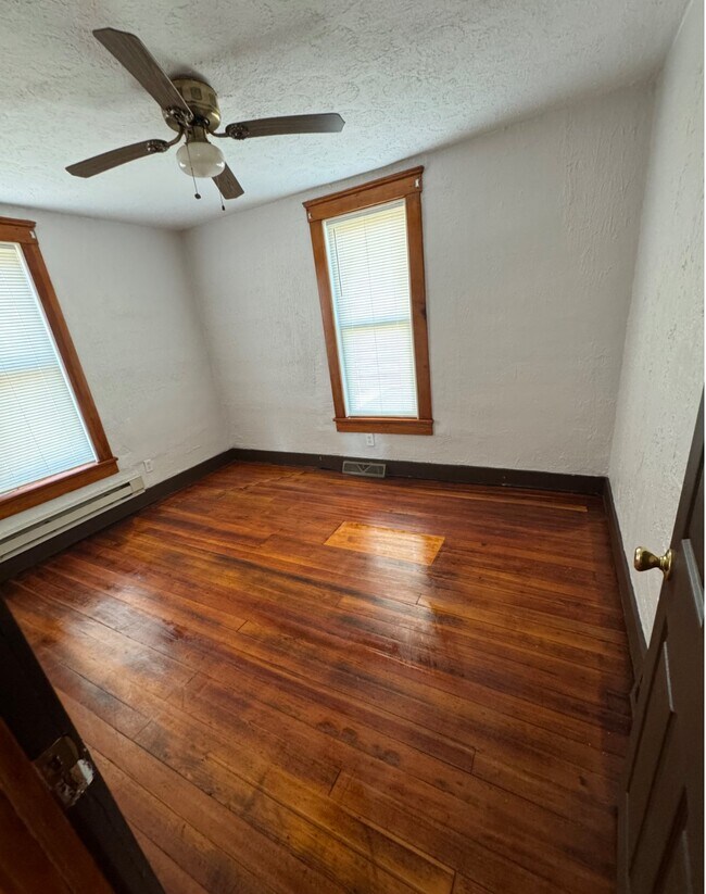 Foto del edificio - 2907 Oakwood Ave