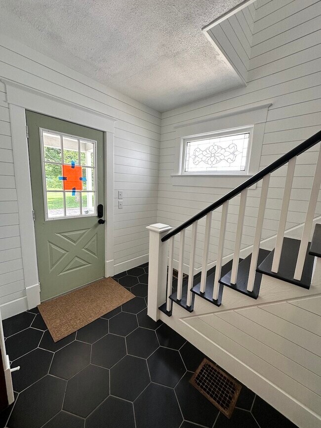 Building Photo - John Ball Park Awesome 4 Bed and 2 Bath Home