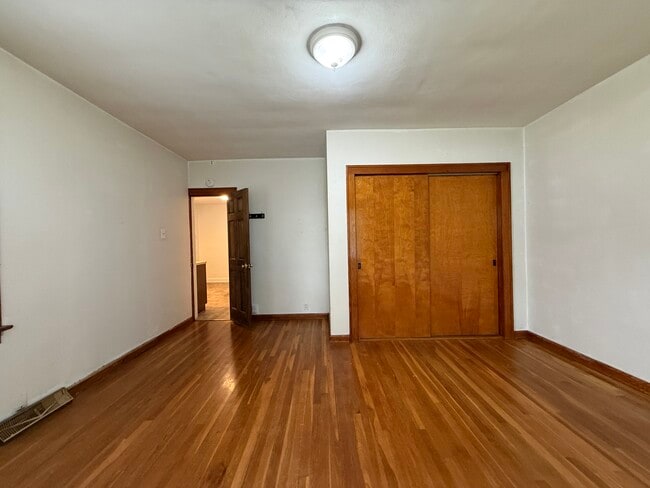Building Photo - 3201 Roland Ave