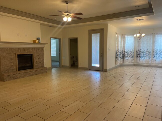 Building Photo - 1410 Overshine Ln
