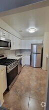 Building Photo - 82-76 Country Pointe Cir