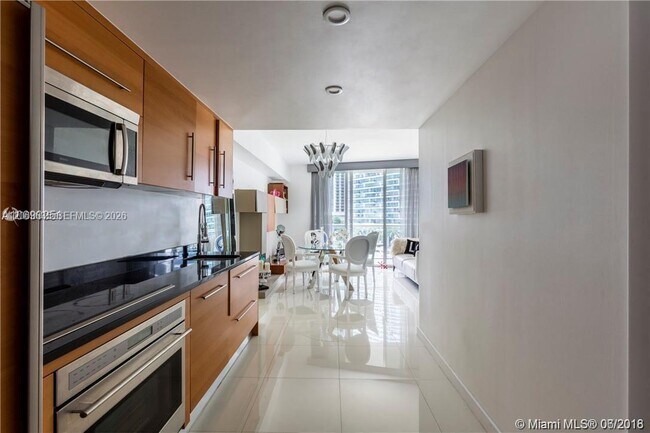 Building Photo - 465 Brickell Ave