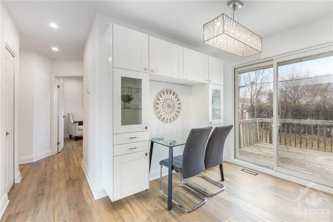 Building Photo - 2093 Saunderson Dr