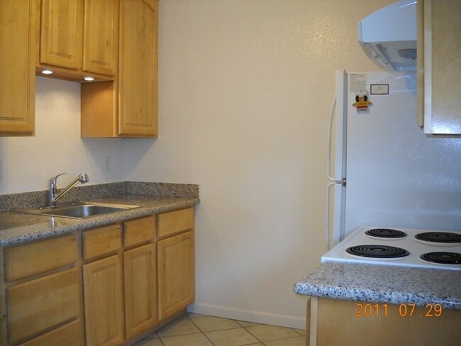 Kitchen - 1613 6th St