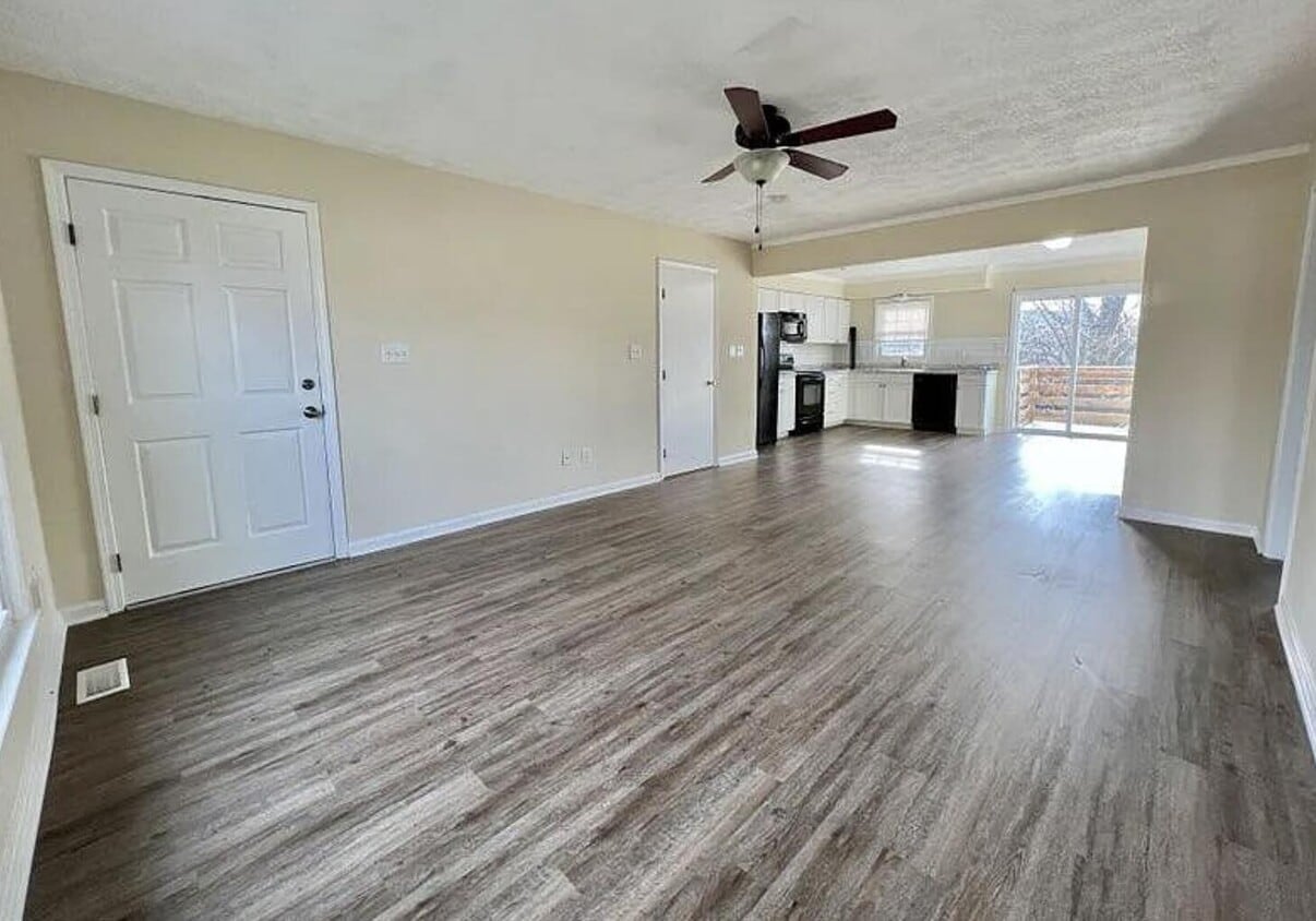 412 Woodview Dr Unit B, Lexington, KY 40515 Room for Rent in