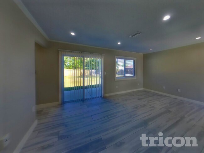 Building Photo - 1040 Grapefruit Rd SE