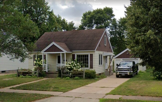 Building Photo - 1823 Highland Ave