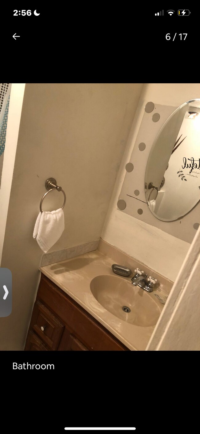 Full vanity with mirror - 278 Drummond Ave