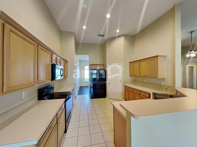 Building Photo - 10387 Meadow Point Dr