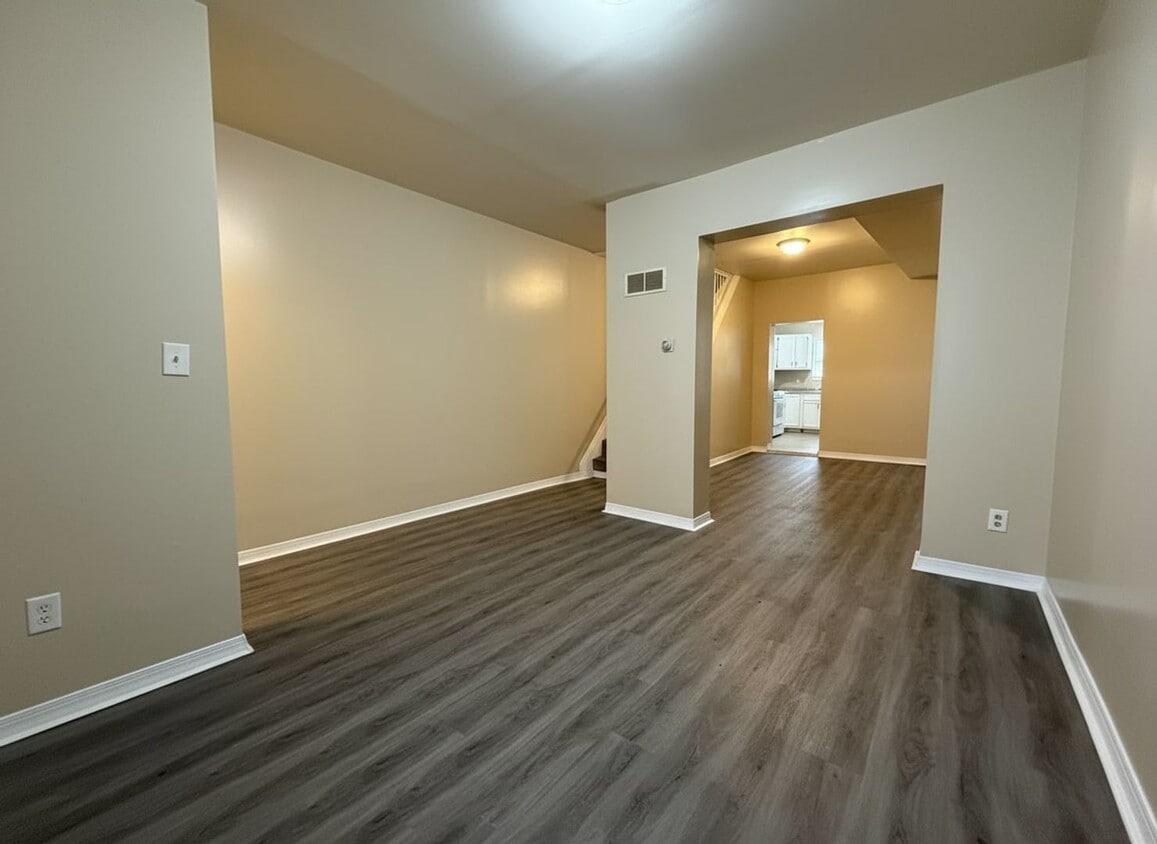 4 Bedroom 1 Bath Rental In Germantown - 4 Bedroom 1 Bath Rental In Germantown