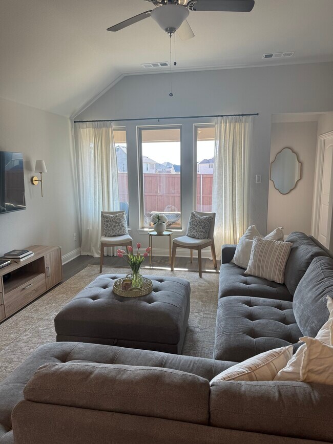 Building Photo - 3820 Summerfield Dr