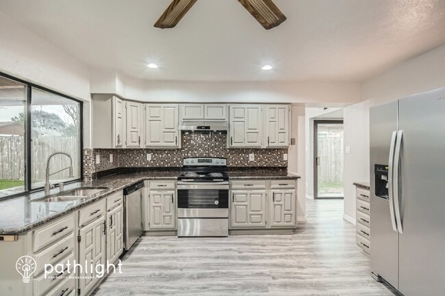 Building Photo - 2205 Marble Falls Dr