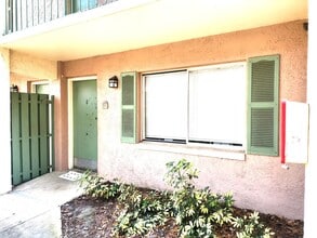 Building Photo - 125 Water Front Way