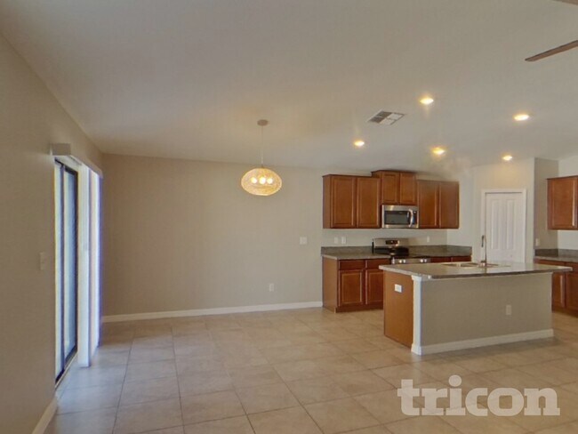 Building Photo - 10034 Carloway Hills Dr