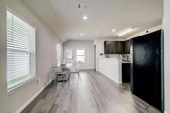 Foto del edificio - 25514 Woodmere Spur Ln