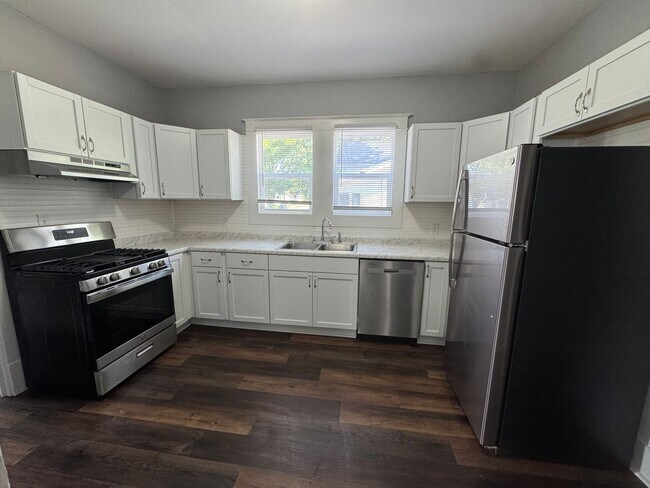 Foto del edificio - Updated 3 Bedroom Home in Moline