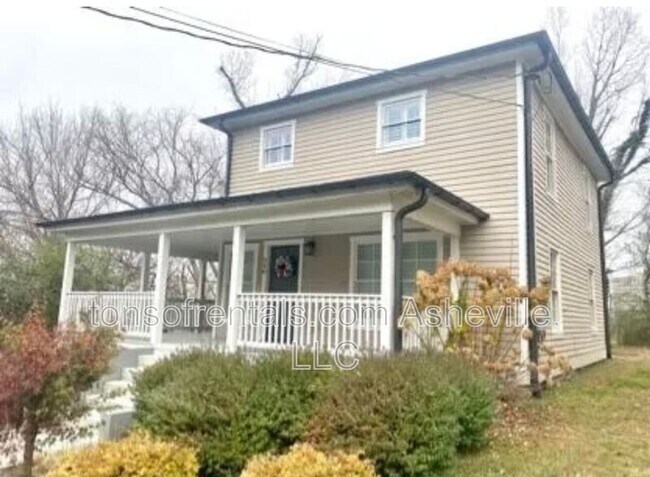 Building Photo - 240 S Beaumont St