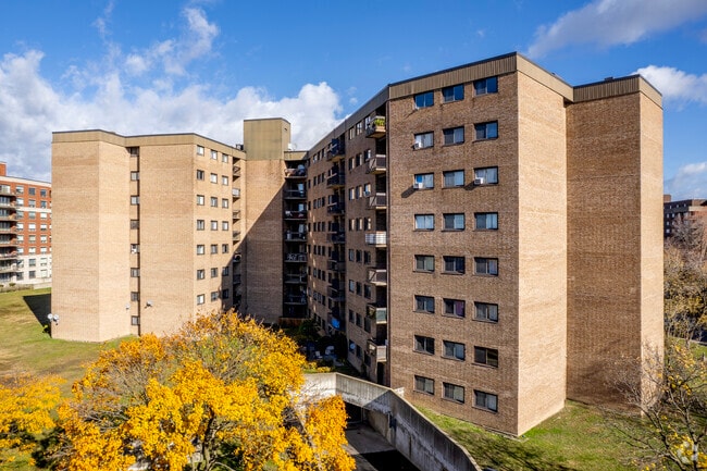 Photo du bâtiment - Place Des Vosges 6000-6010
