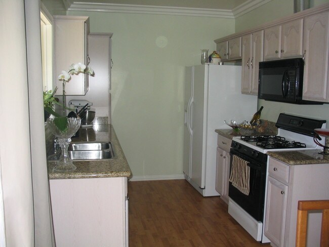Foto del edificio - 8020 Blackburn Ave