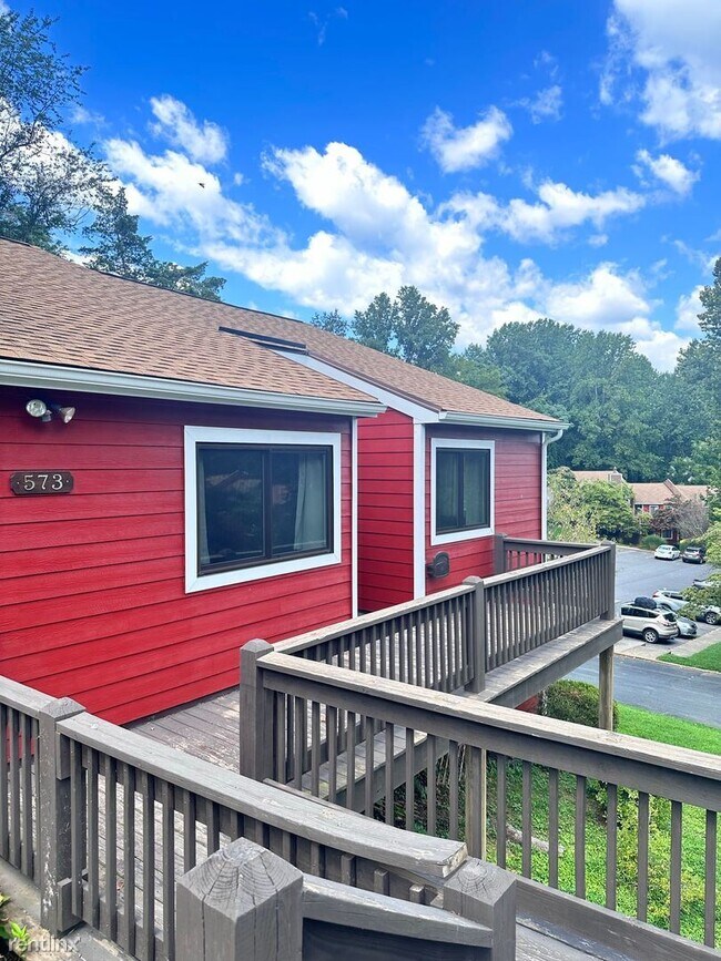 Building Photo - 3 br, 3 bath House - 573 Southampton Court