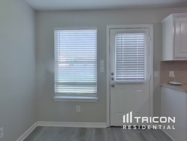Foto del edificio - 16295 Hidden Deer Ln