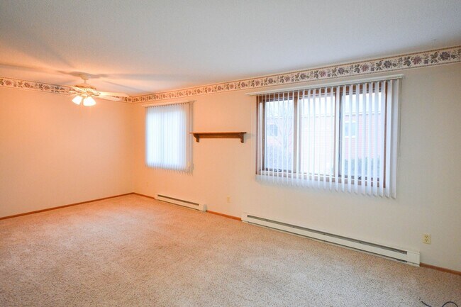 Foto del edificio - Conveniently located 2br main floor condo!