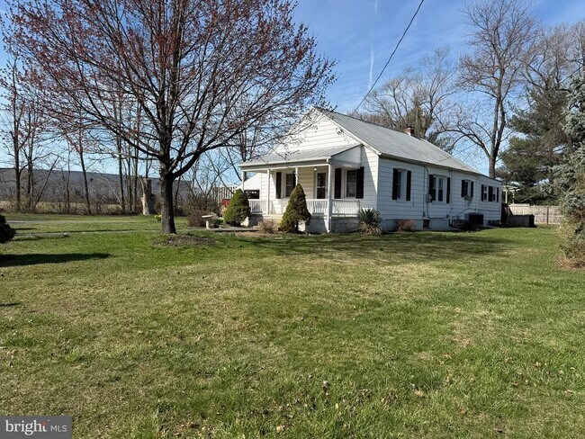 Building Photo - 2929 Packer St