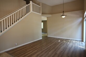 Building Photo - 402 Healdsburg Ave