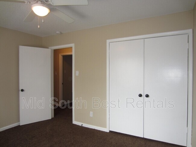 Foto del edificio - 5709 Myers Rd