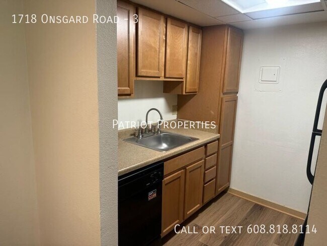Foto del edificio - 2 bedroom/ 1 bath apartment in Madison, WI