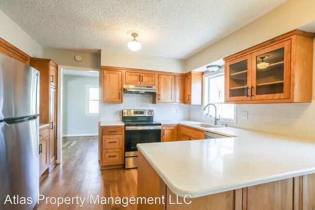 Building Photo - 4 br, 2 bath House - 6712 NW Mirror Lake T...