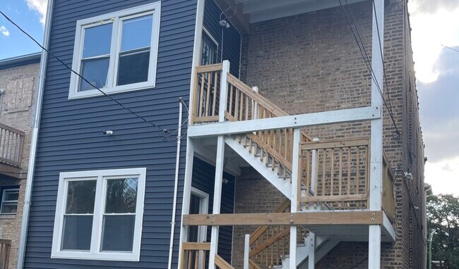 Foto del edificio - 7421 S Eberhart Ave