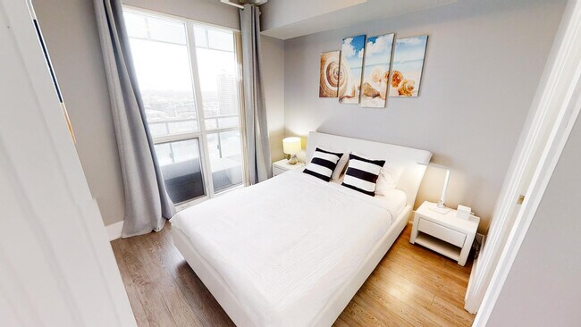 Building Photo - 300 Front St W