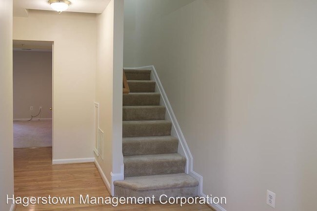 Building Photo - 3 br, 2.5 bath House - 18261 Roycroft Drive