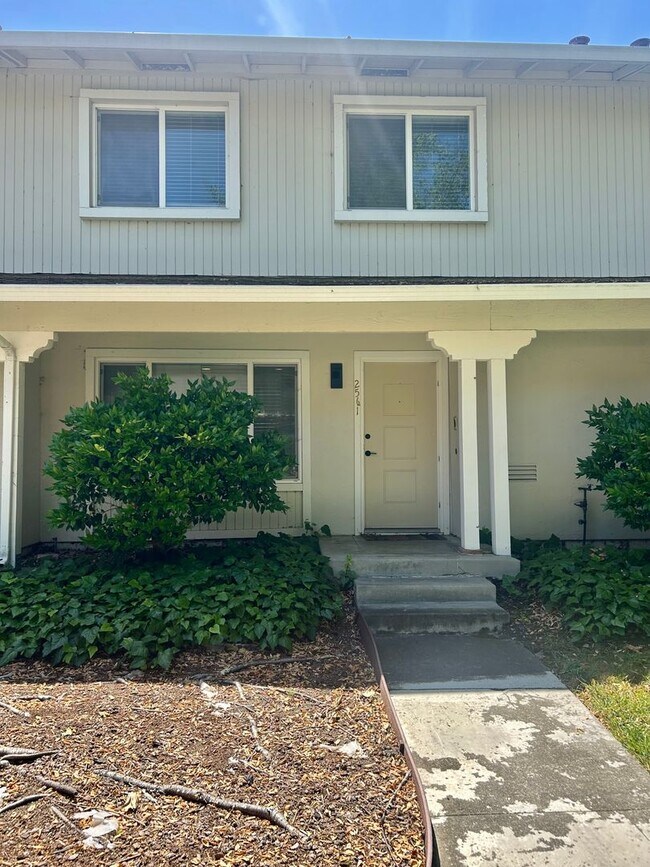 Foto del edificio - Fully remodeled town home!