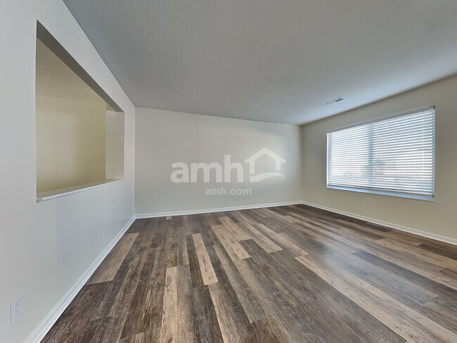 Foto del edificio - 2362 Hummingbird Lane