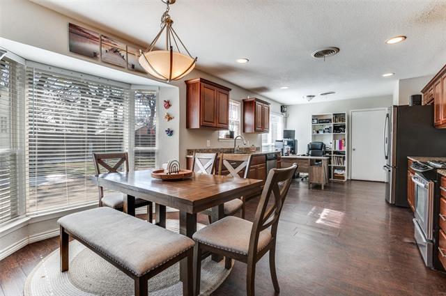 Building Photo - 2214 W 11th St